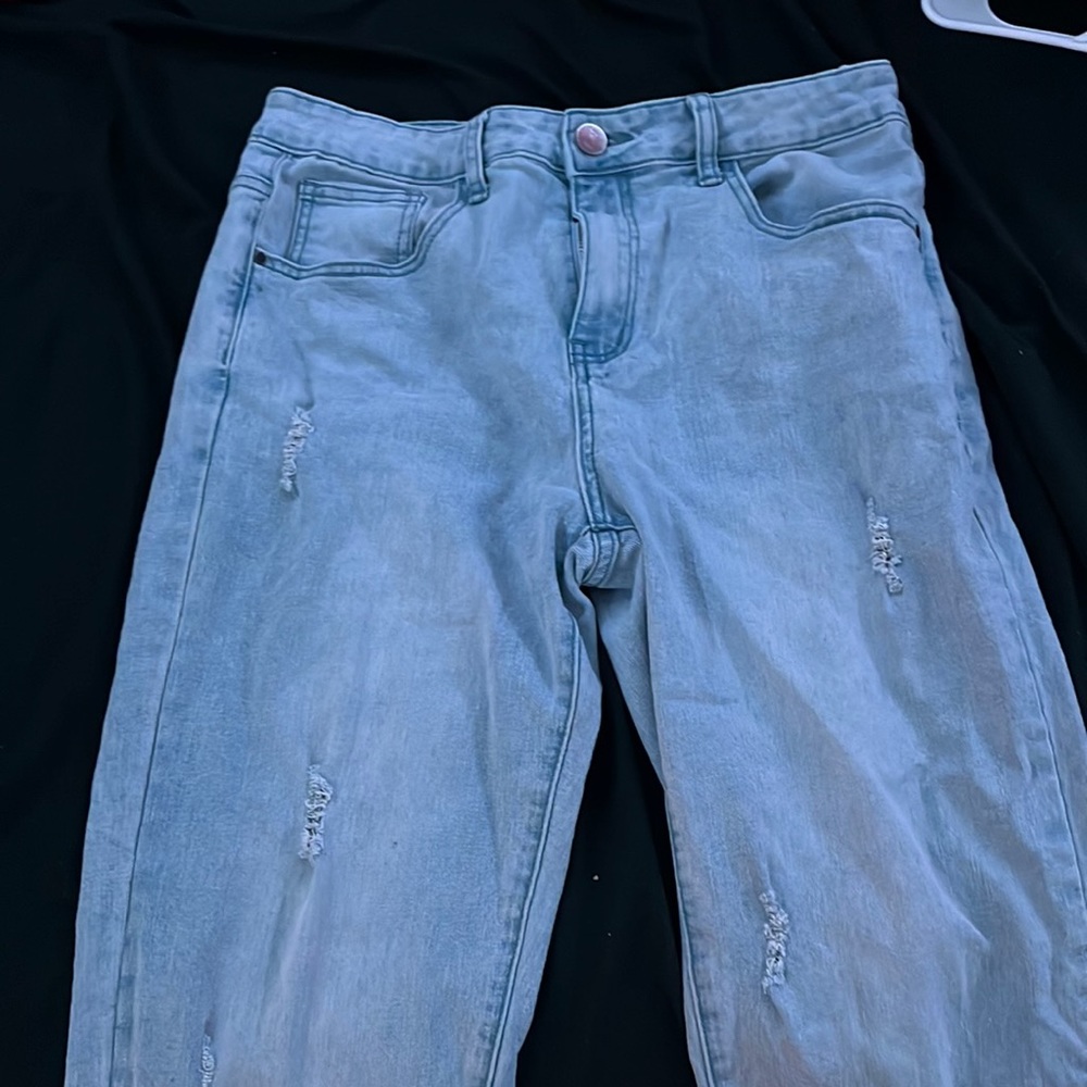 Baby blue ripped tilly’s jean